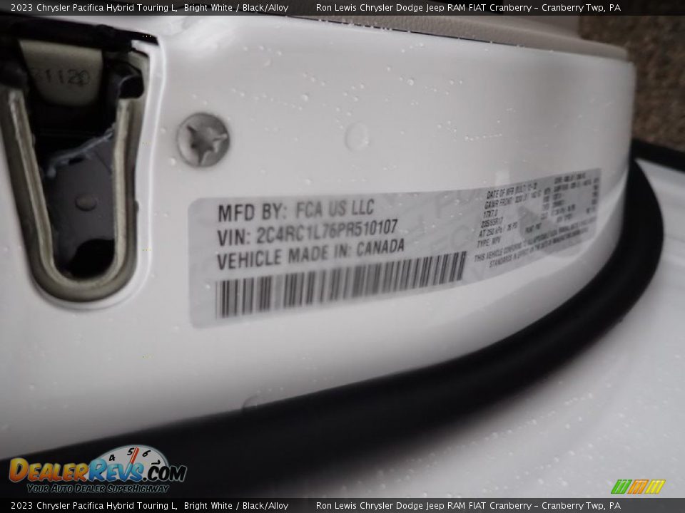 2023 Chrysler Pacifica Hybrid Touring L Bright White / Black/Alloy Photo #20