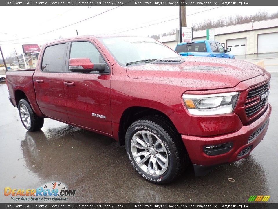 Front 3/4 View of 2023 Ram 1500 Laramie Crew Cab 4x4 Photo #8