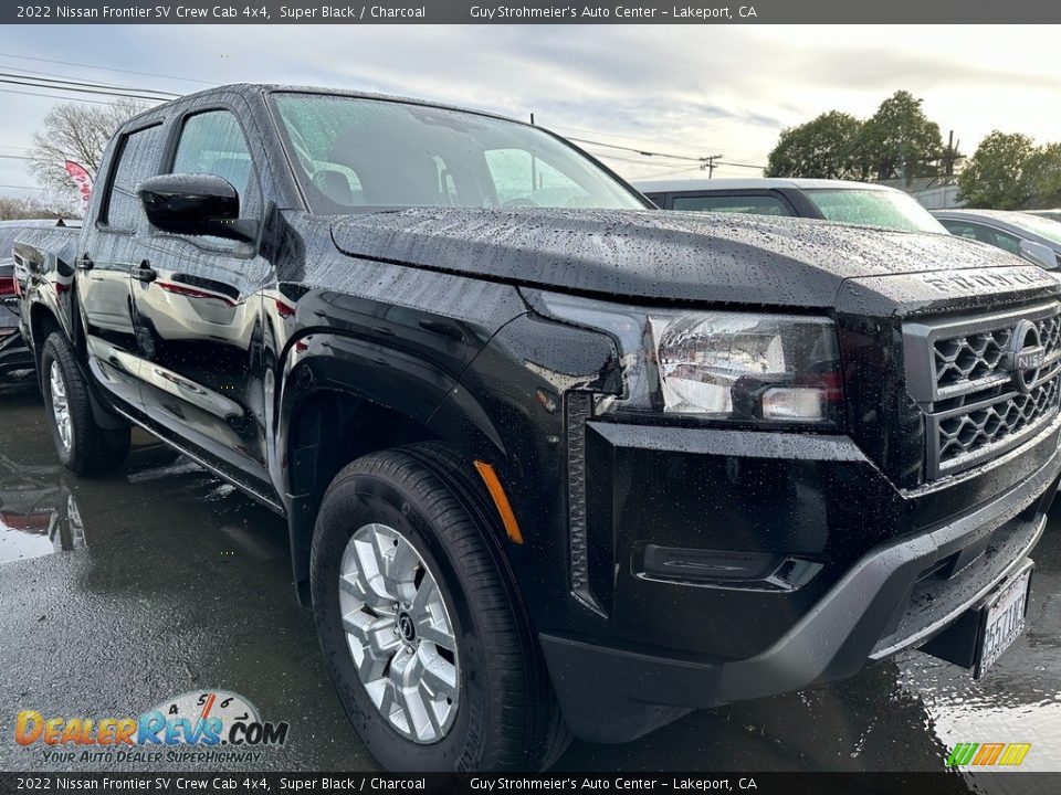 2022 Nissan Frontier SV Crew Cab 4x4 Super Black / Charcoal Photo #1