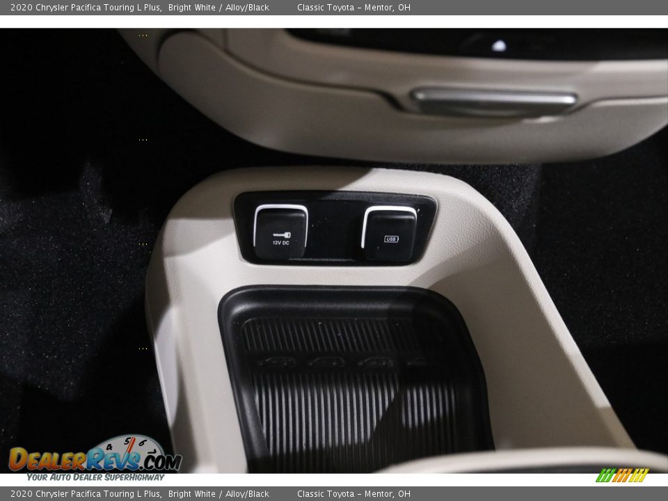 2020 Chrysler Pacifica Touring L Plus Bright White / Alloy/Black Photo #16