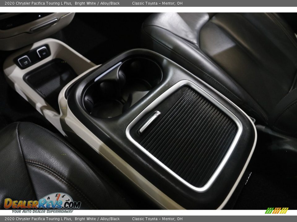 2020 Chrysler Pacifica Touring L Plus Bright White / Alloy/Black Photo #17