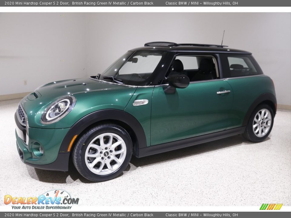 Front 3/4 View of 2020 Mini Hardtop Cooper S 2 Door Photo #3