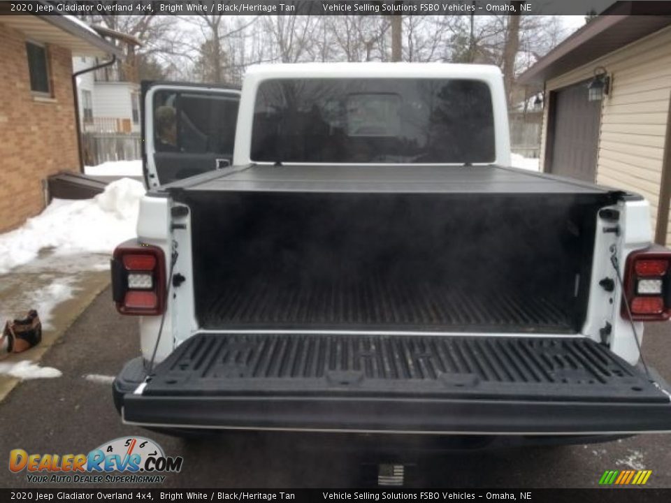 2020 Jeep Gladiator Overland 4x4 Bright White / Black/Heritage Tan Photo #17