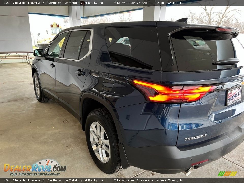 2023 Chevrolet Traverse LS Northsky Blue Metallic / Jet Black/Chai Photo #10