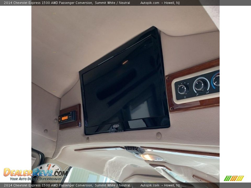Entertainment System of 2014 Chevrolet Express 1500 AWD Passenger Conversion Photo #13