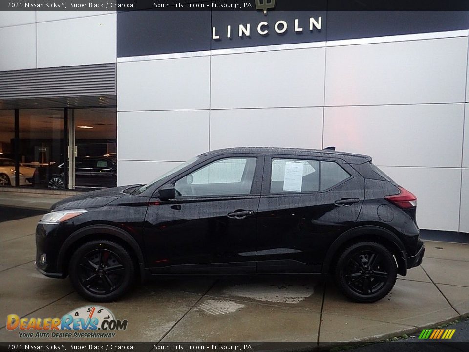 2021 Nissan Kicks S Super Black / Charcoal Photo #2