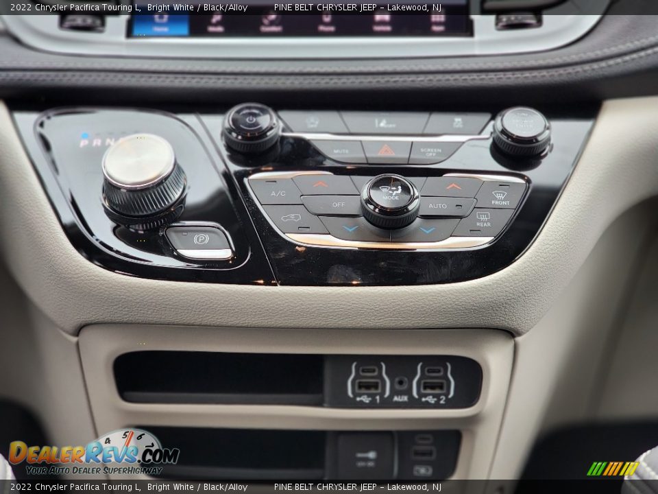 Controls of 2022 Chrysler Pacifica Touring L Photo #12
