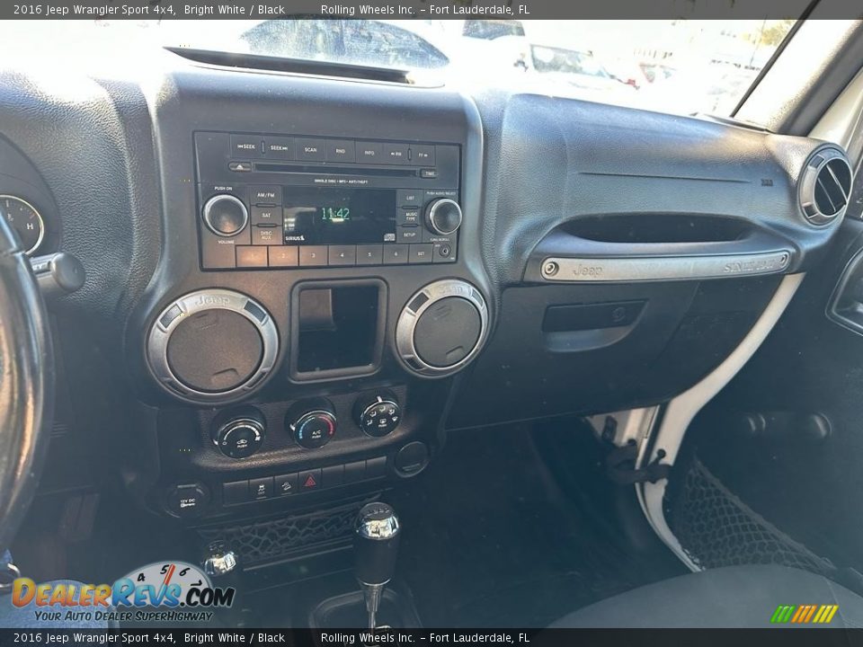 2016 Jeep Wrangler Sport 4x4 Bright White / Black Photo #15