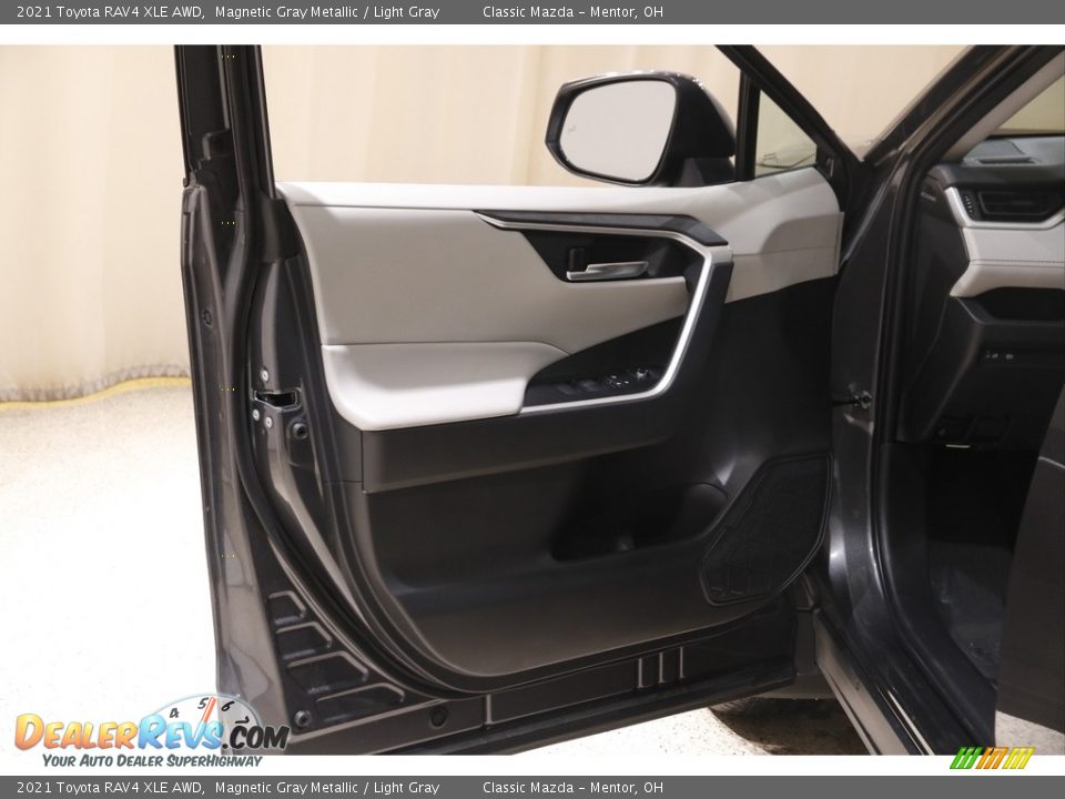2021 Toyota RAV4 XLE AWD Magnetic Gray Metallic / Light Gray Photo #4