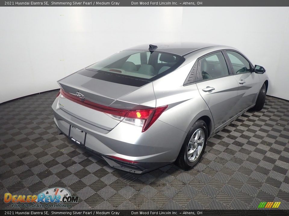 2021 Hyundai Elantra SE Shimmering Silver Pearl / Medium Gray Photo #17