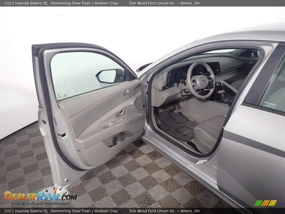 2021 Hyundai Elantra SE Shimmering Silver Pearl / Medium Gray Photo #18