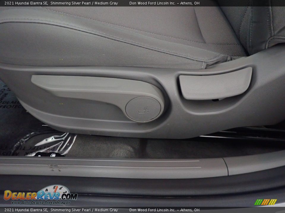 2021 Hyundai Elantra SE Shimmering Silver Pearl / Medium Gray Photo #21
