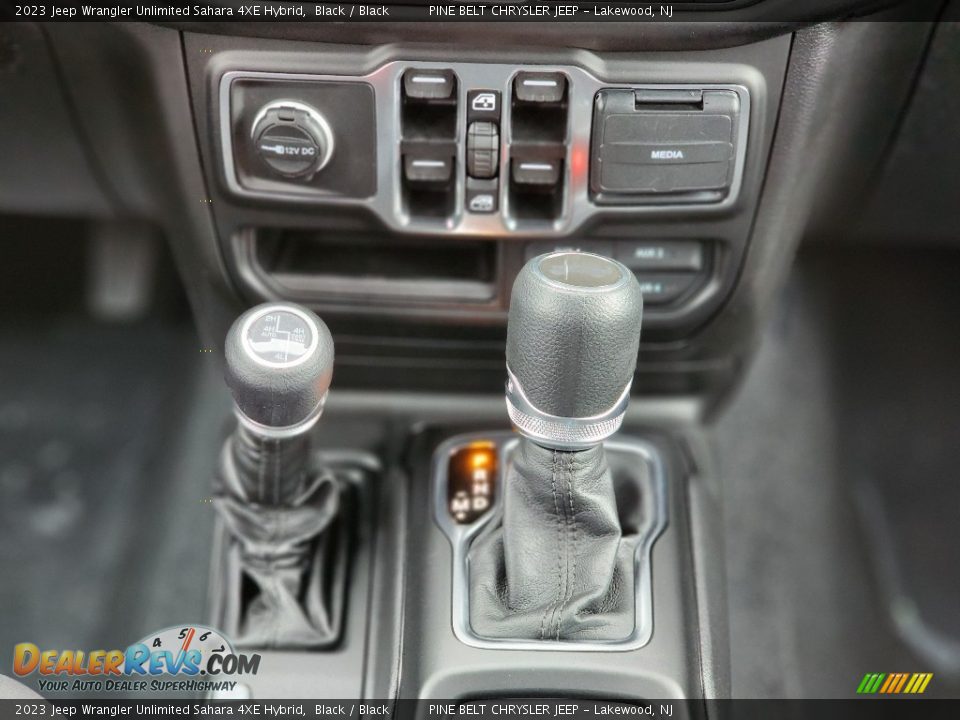 2023 Jeep Wrangler Unlimited Sahara 4XE Hybrid Shifter Photo #12