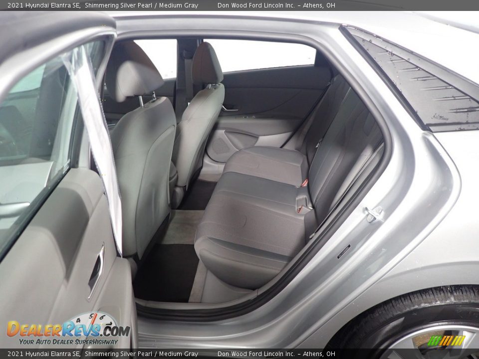 2021 Hyundai Elantra SE Shimmering Silver Pearl / Medium Gray Photo #33