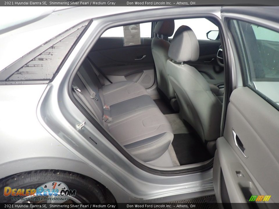 2021 Hyundai Elantra SE Shimmering Silver Pearl / Medium Gray Photo #35