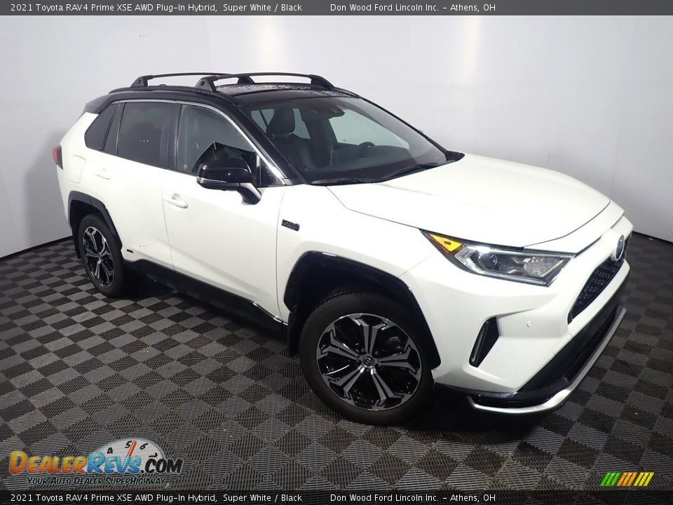 Front 3/4 View of 2021 Toyota RAV4 Prime XSE AWD Plug-In Hybrid Photo #5