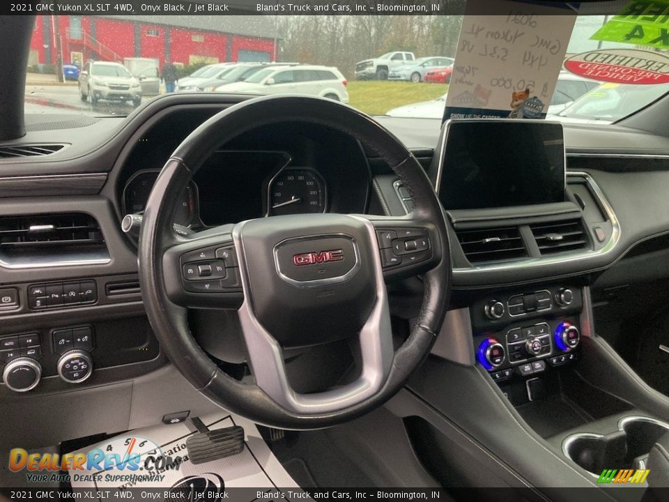 Dashboard of 2021 GMC Yukon XL SLT 4WD Photo #13