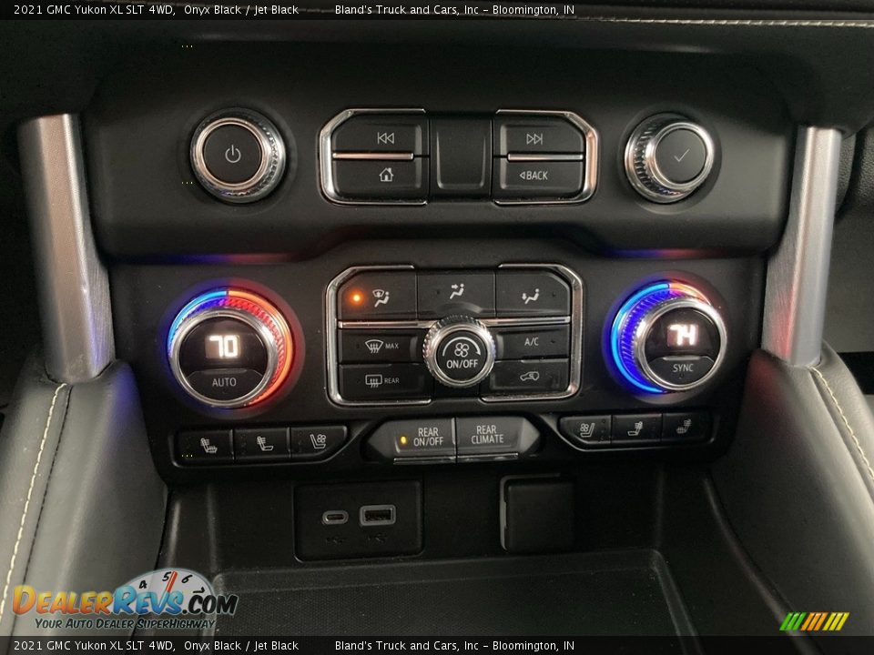 Controls of 2021 GMC Yukon XL SLT 4WD Photo #26