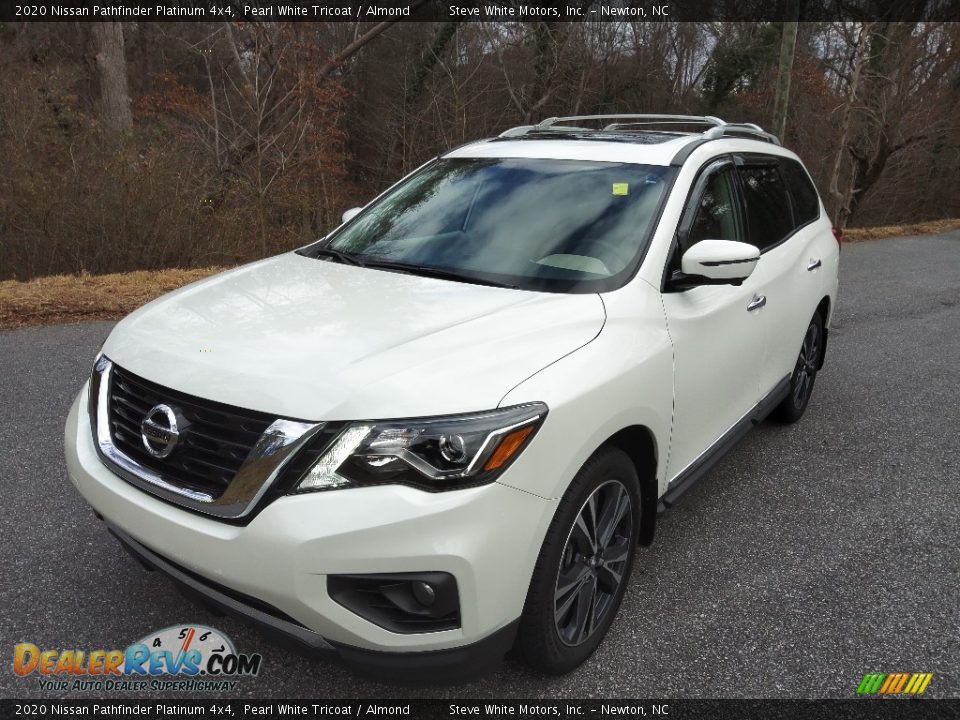 2020 Nissan Pathfinder Platinum 4x4 Pearl White Tricoat / Almond Photo #3