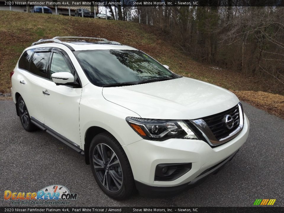 Front 3/4 View of 2020 Nissan Pathfinder Platinum 4x4 Photo #6