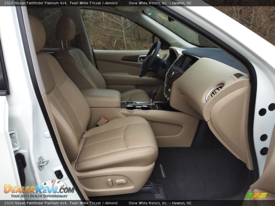 Front Seat of 2020 Nissan Pathfinder Platinum 4x4 Photo #20