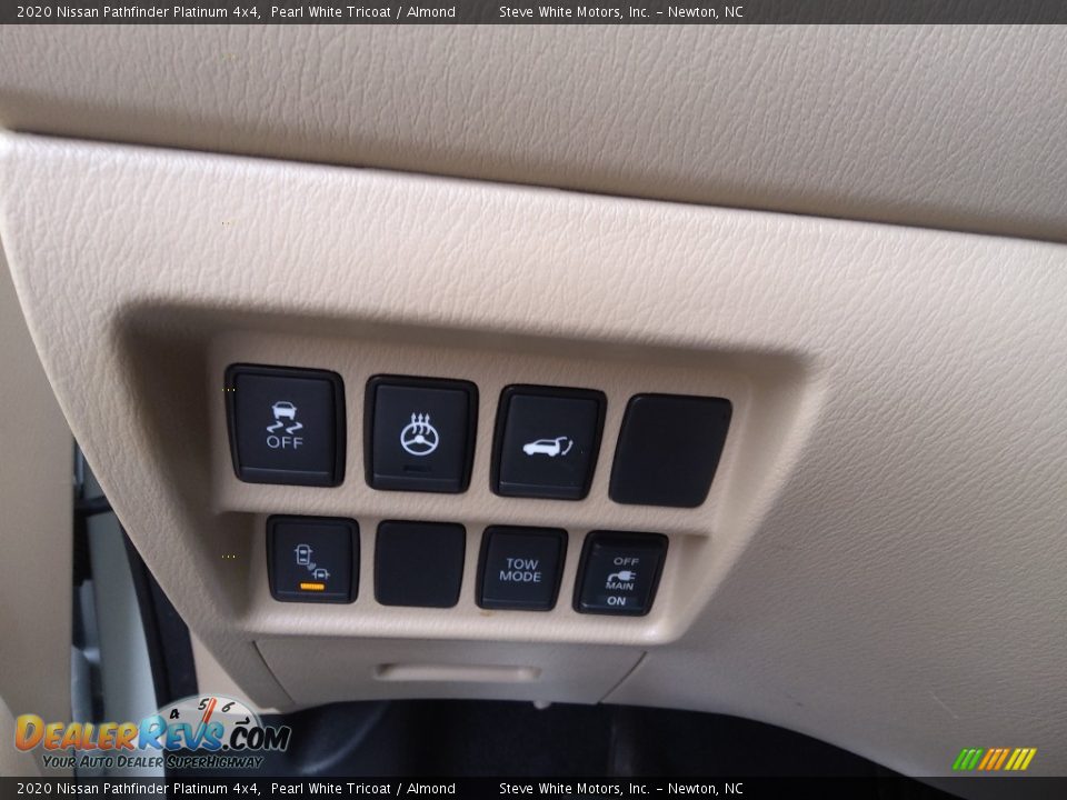 Controls of 2020 Nissan Pathfinder Platinum 4x4 Photo #22