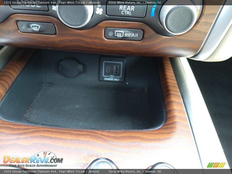 Controls of 2020 Nissan Pathfinder Platinum 4x4 Photo #31