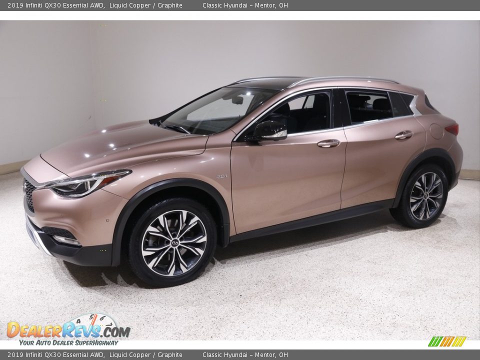Front 3/4 View of 2019 Infiniti QX30 Essential AWD Photo #3