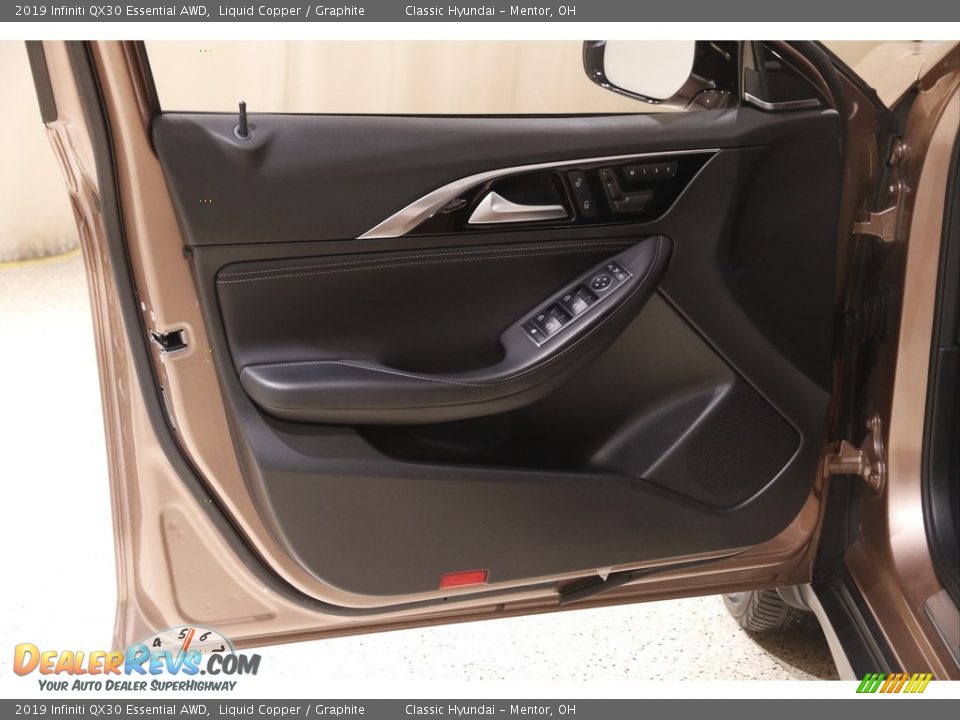 Door Panel of 2019 Infiniti QX30 Essential AWD Photo #4