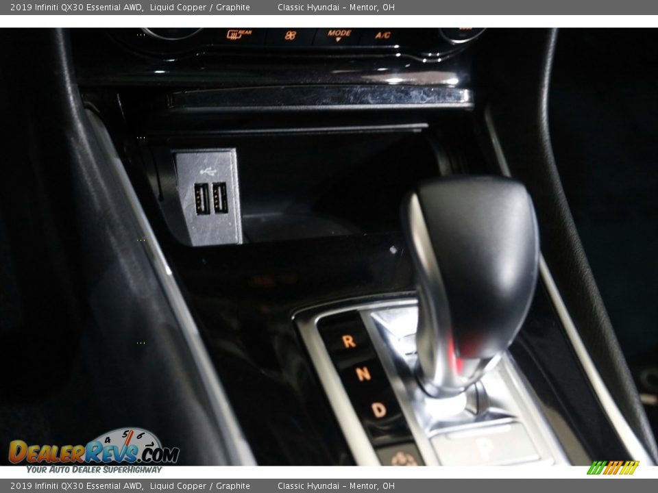 2019 Infiniti QX30 Essential AWD Shifter Photo #16
