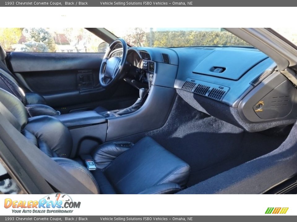 1993 Chevrolet Corvette Coupe Black / Black Photo #2