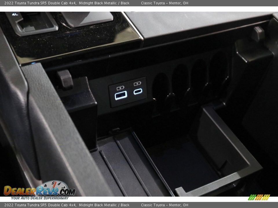 2022 Toyota Tundra SR5 Double Cab 4x4 Midnight Black Metallic / Black Photo #17