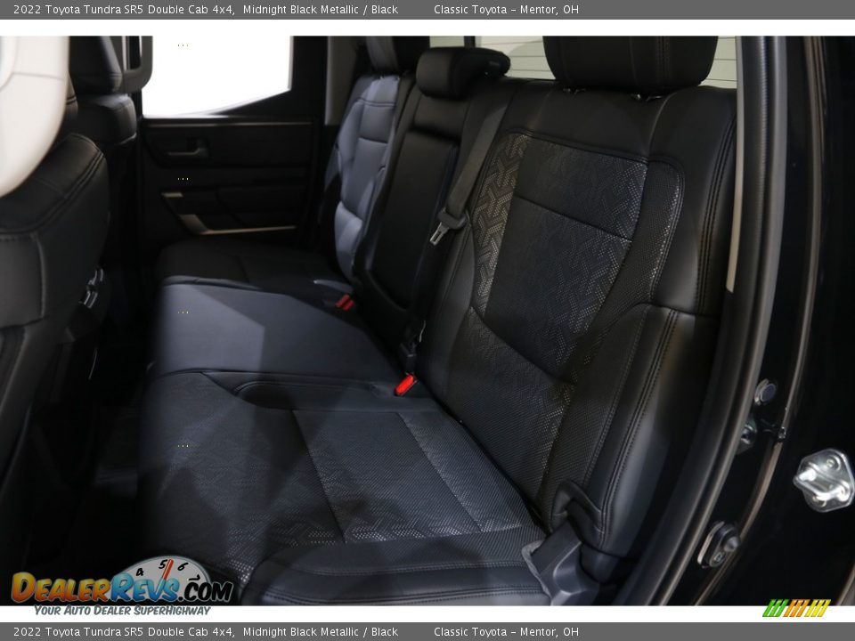 2022 Toyota Tundra SR5 Double Cab 4x4 Midnight Black Metallic / Black Photo #20