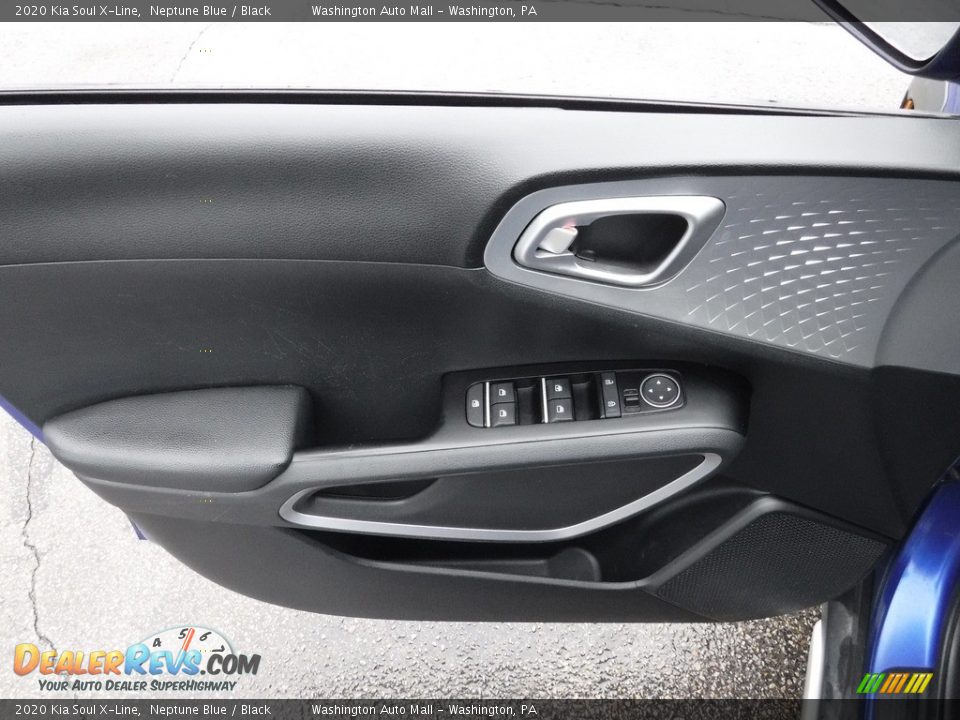 Door Panel of 2020 Kia Soul X-Line Photo #10