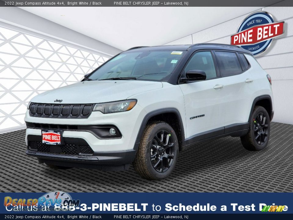 2022 Jeep Compass Altitude 4x4 Bright White / Black Photo #1