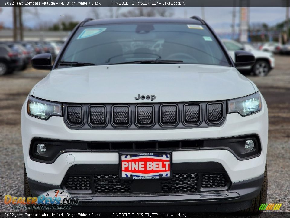 2022 Jeep Compass Altitude 4x4 Bright White / Black Photo #2