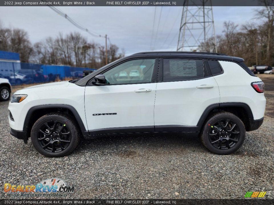 2022 Jeep Compass Altitude 4x4 Bright White / Black Photo #3