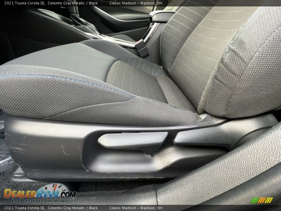 Front Seat of 2021 Toyota Corolla SE Photo #7