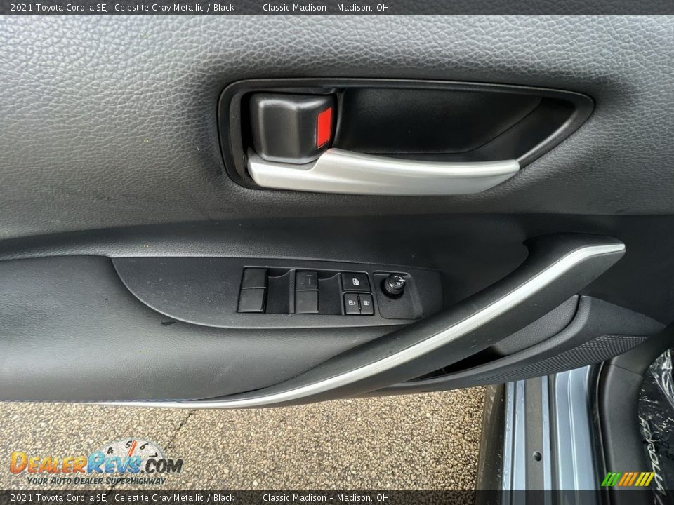 Door Panel of 2021 Toyota Corolla SE Photo #8