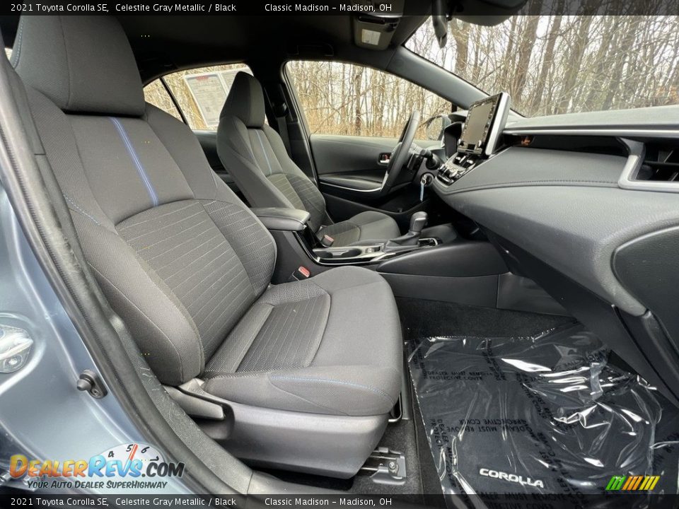 Front Seat of 2021 Toyota Corolla SE Photo #18