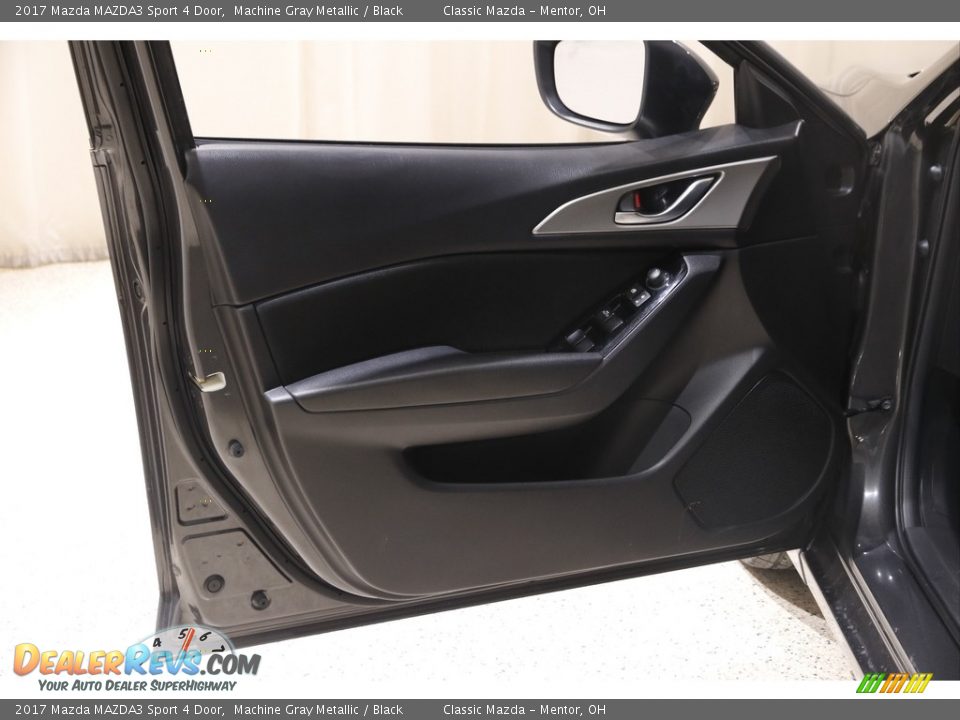 2017 Mazda MAZDA3 Sport 4 Door Machine Gray Metallic / Black Photo #4