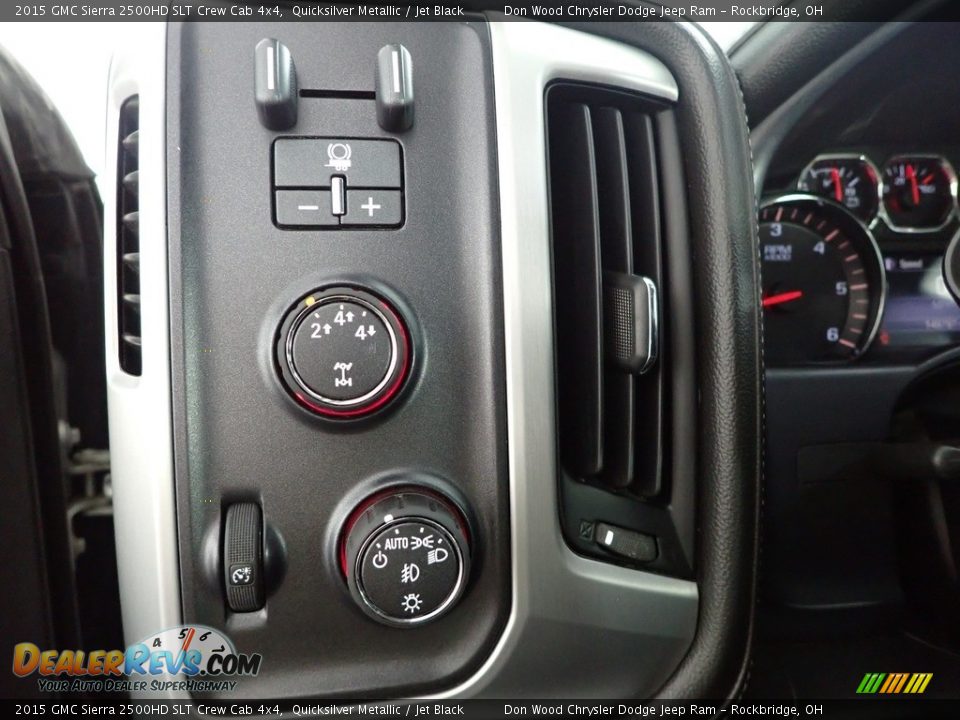 Controls of 2015 GMC Sierra 2500HD SLT Crew Cab 4x4 Photo #15