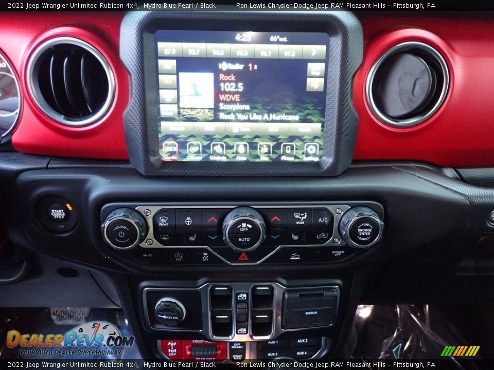 Controls of 2022 Jeep Wrangler Unlimited Rubicon 4x4 Photo #19