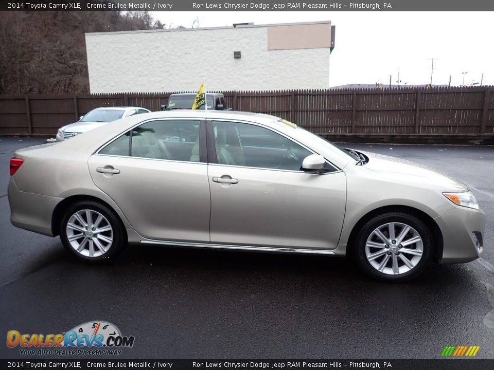 2014 Toyota Camry XLE Creme Brulee Metallic / Ivory Photo #7