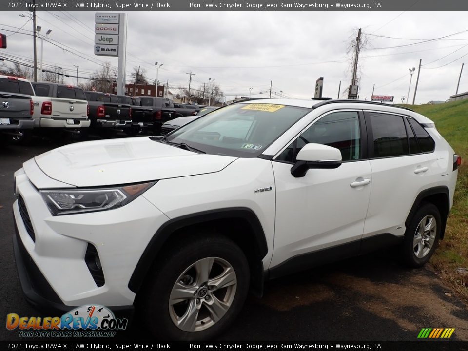 2021 Toyota RAV4 XLE AWD Hybrid Super White / Black Photo #1