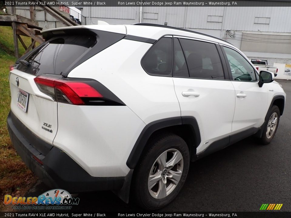 2021 Toyota RAV4 XLE AWD Hybrid Super White / Black Photo #3