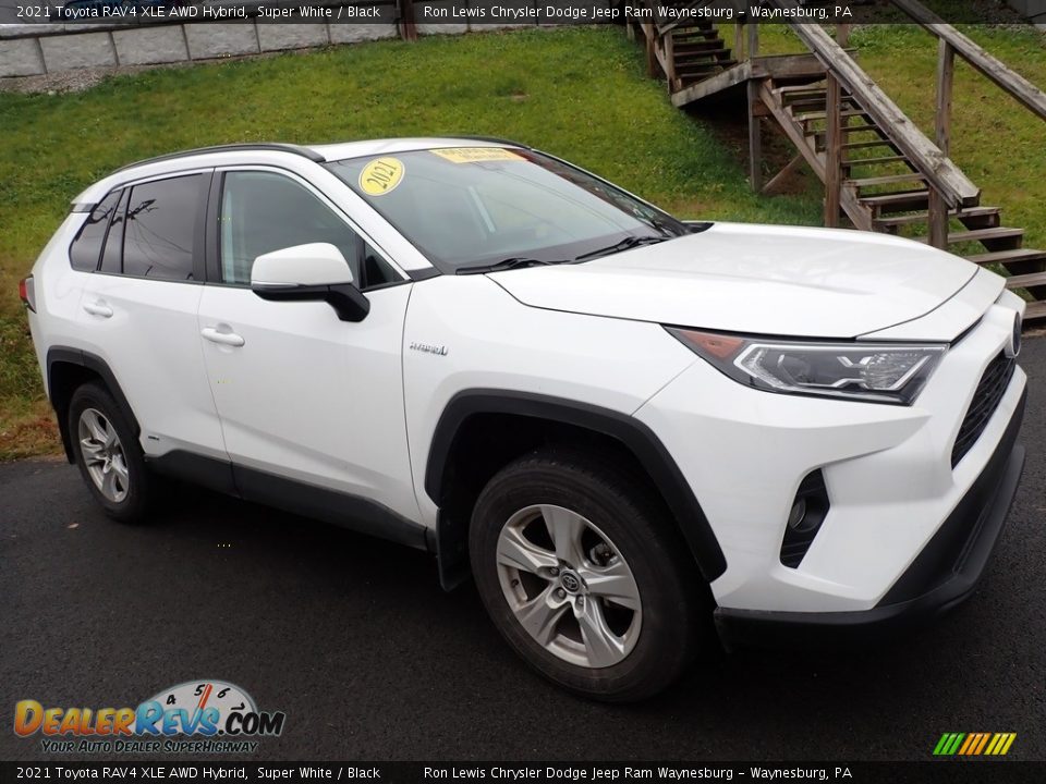 2021 Toyota RAV4 XLE AWD Hybrid Super White / Black Photo #4