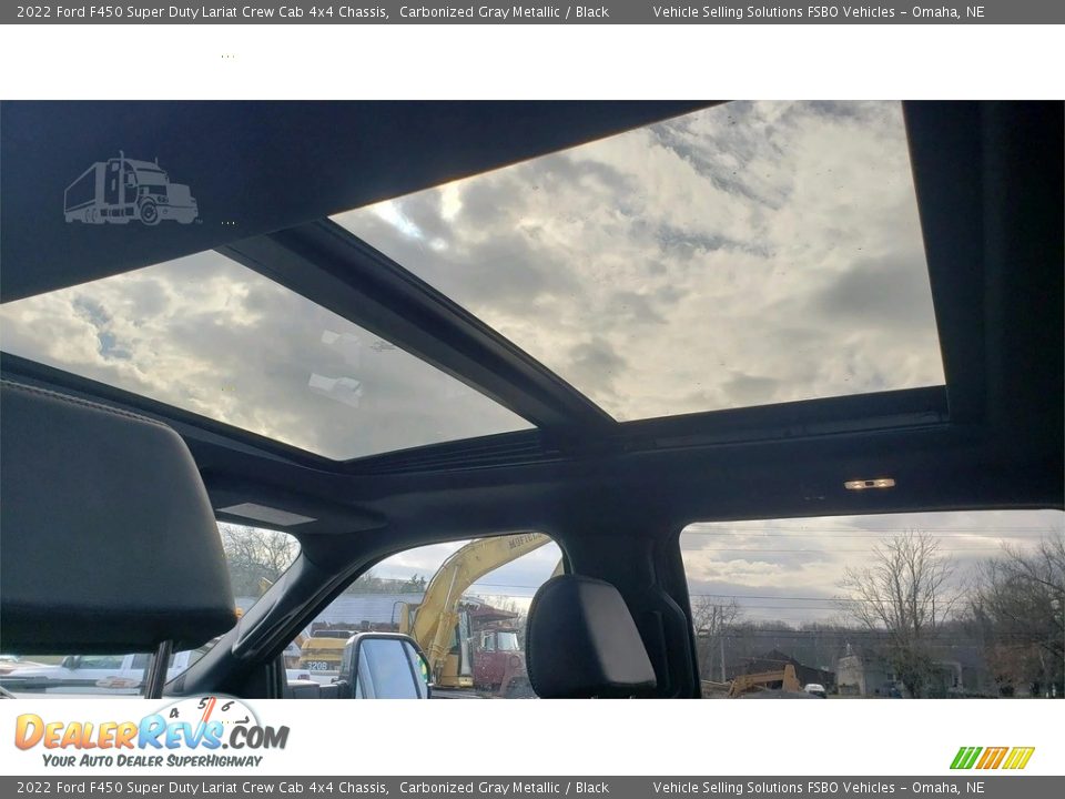 Sunroof of 2022 Ford F450 Super Duty Lariat Crew Cab 4x4 Chassis Photo #3