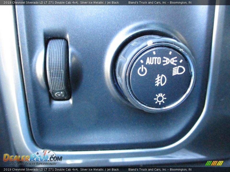 2019 Chevrolet Silverado LD LT Z71 Double Cab 4x4 Silver Ice Metallic / Jet Black Photo #13
