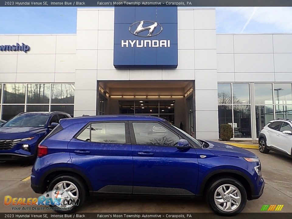 2023 Hyundai Venue SE Intense Blue / Black Photo #1